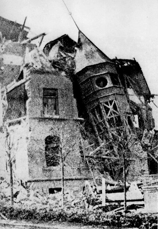 (057) rathaus 1945.jpg